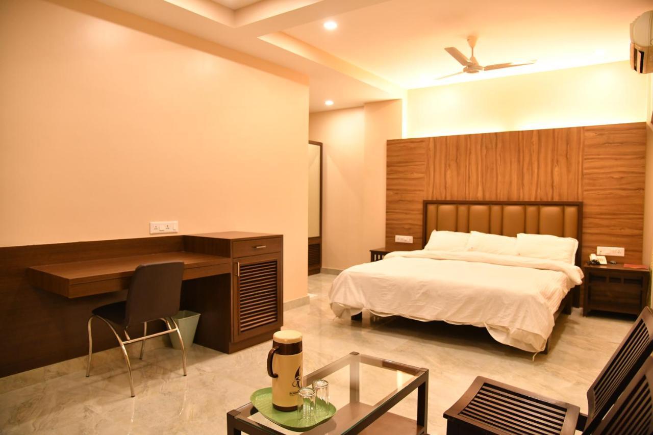 Hotel Prince Residency Bhuj Eksteriør billede