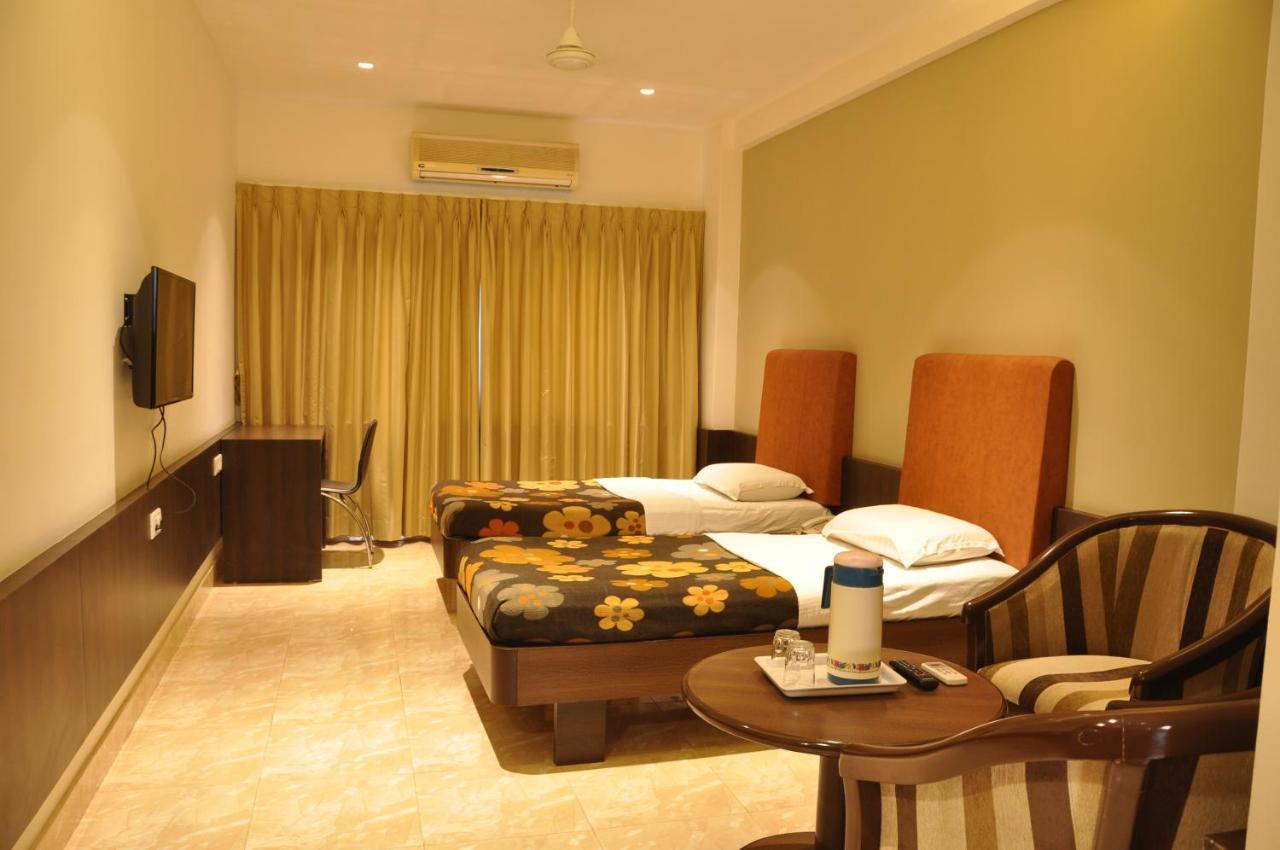 Hotel Prince Residency Bhuj Eksteriør billede