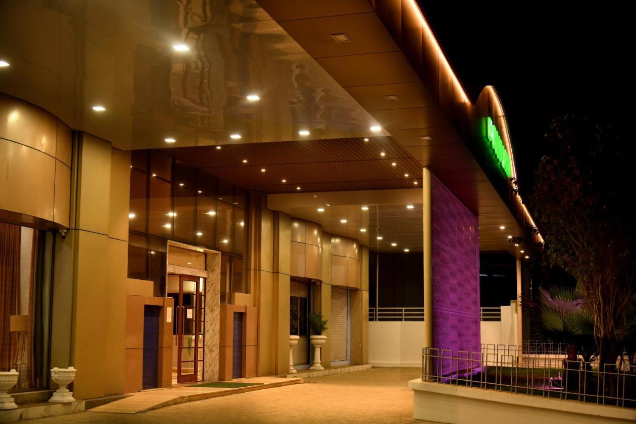 Hotel Prince Residency Bhuj Eksteriør billede