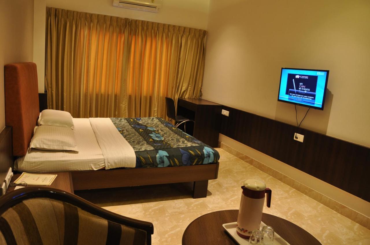Hotel Prince Residency Bhuj Eksteriør billede
