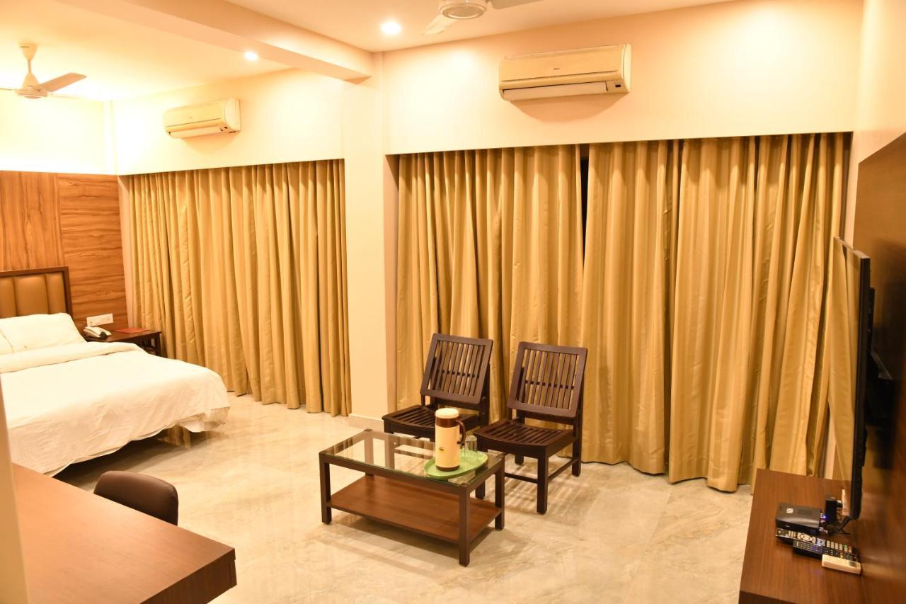 Hotel Prince Residency Bhuj Eksteriør billede